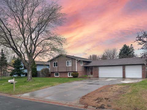 Homes For Sale - 2016 84th Avenue<br/> Brooklyn Park, MN 55444