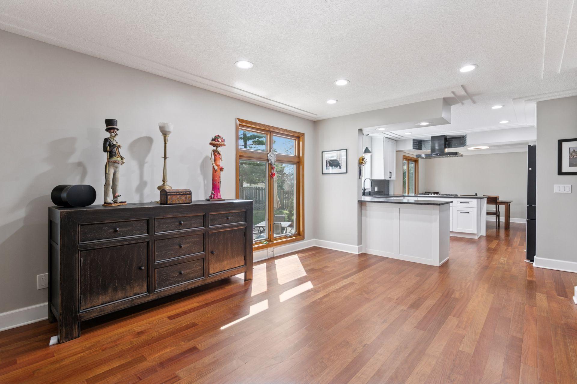 15011 Oakland Avenue, Burnsville, Minnesota image 19