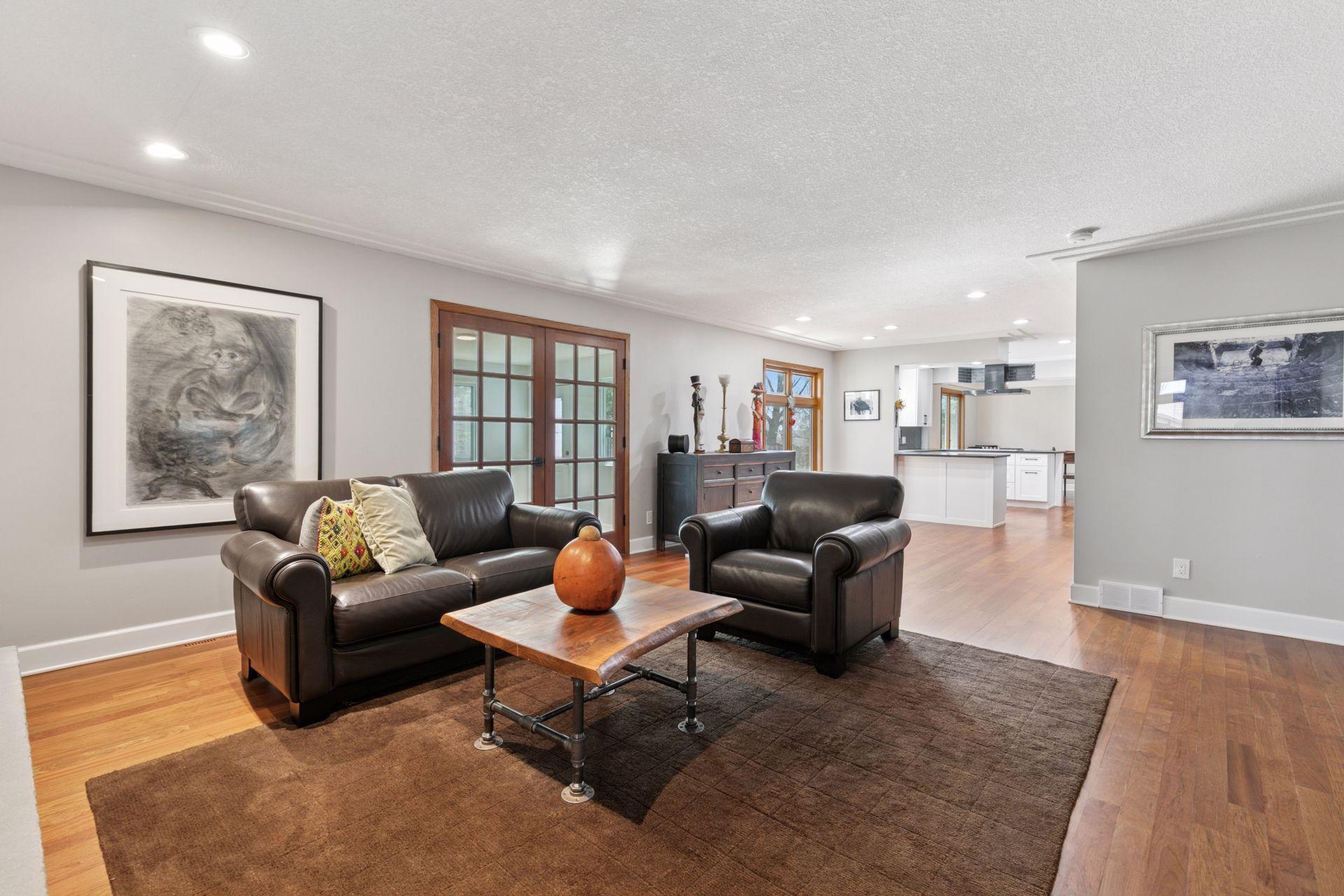 15011 Oakland Avenue, Burnsville, Minnesota image 25