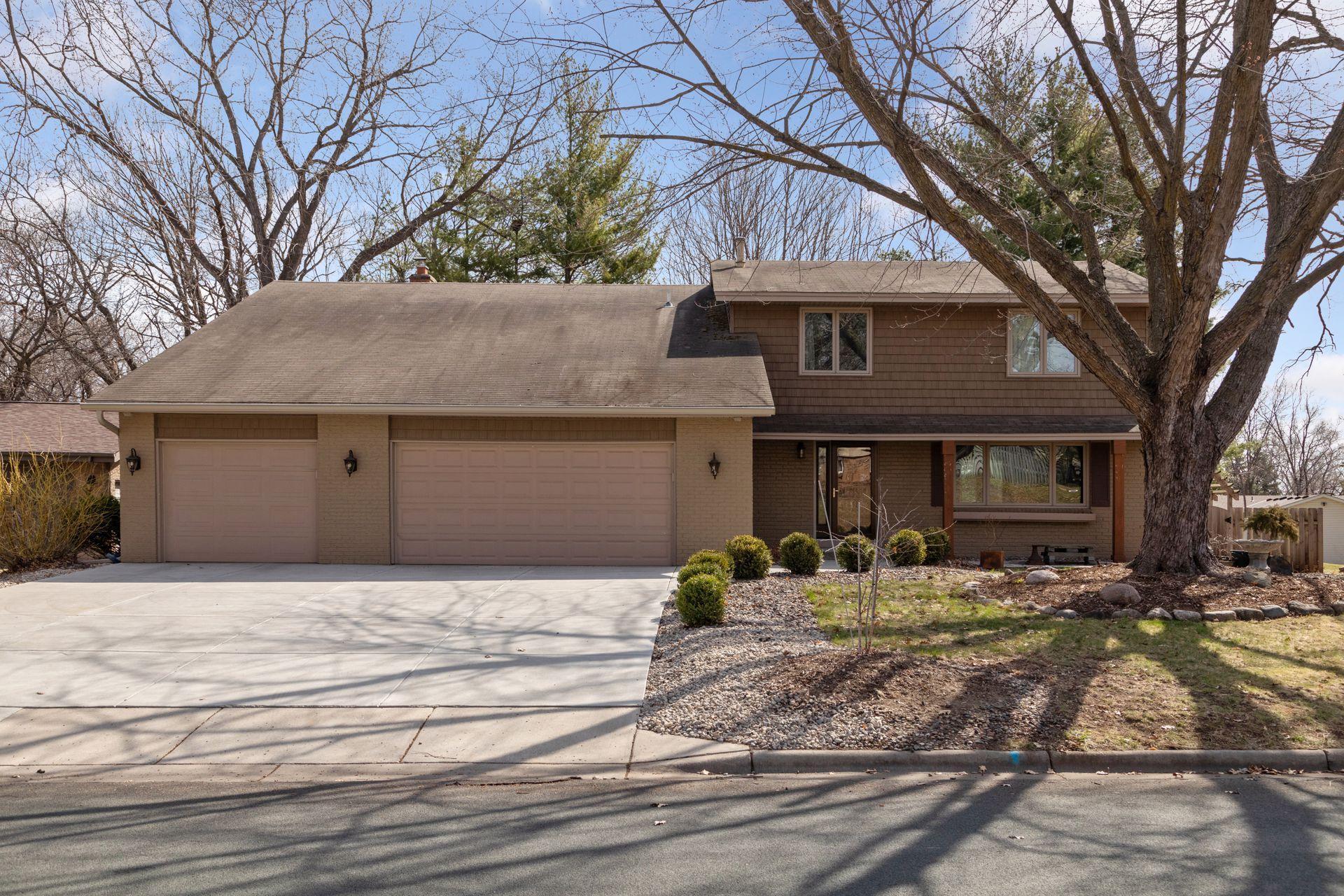 15011 Oakland Avenue, Burnsville, Minnesota image 2