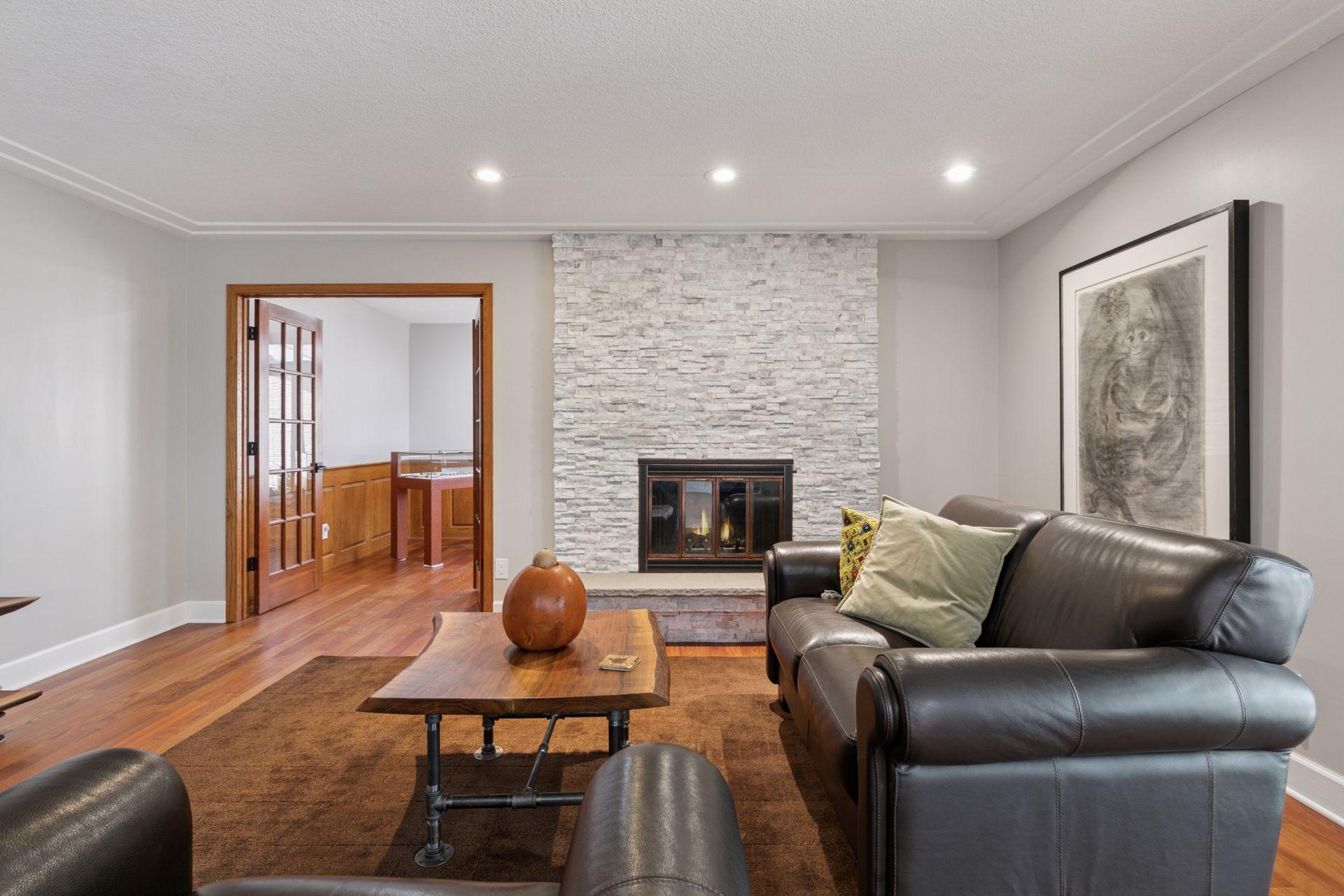 15011 Oakland Avenue, Burnsville, Minnesota image 22