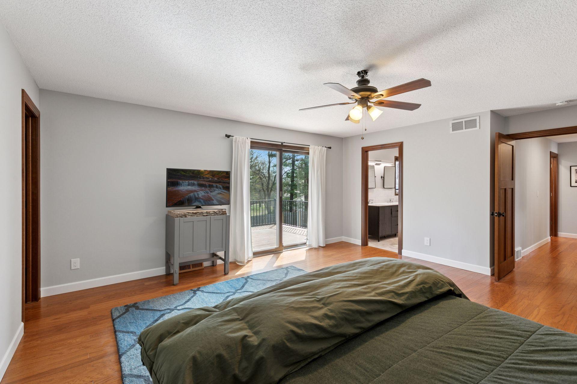 15011 Oakland Avenue, Burnsville, Minnesota image 32