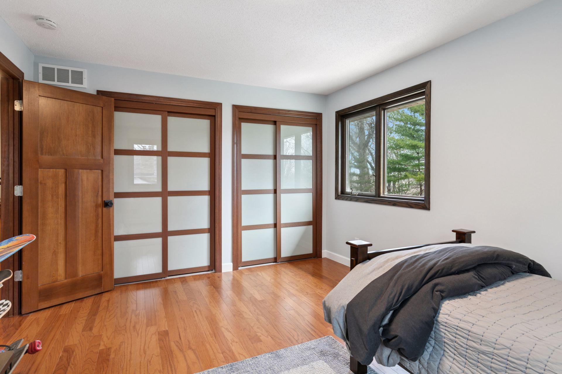 15011 Oakland Avenue, Burnsville, Minnesota image 41