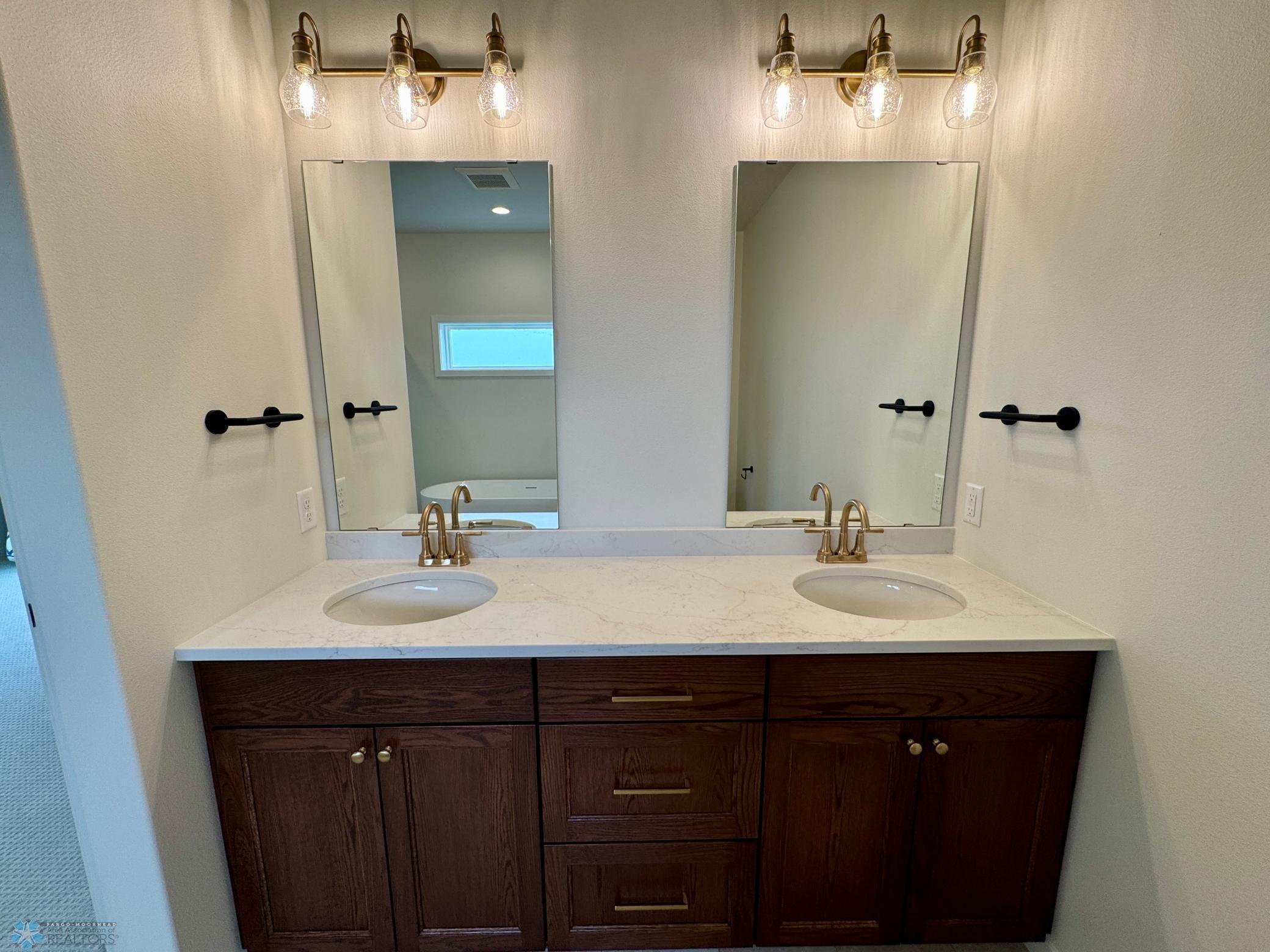 Kindred, North Dakota 58051, United States, 5 Bedrooms Bedrooms, ,3 BathroomsBathrooms,Residential,Pending,152842