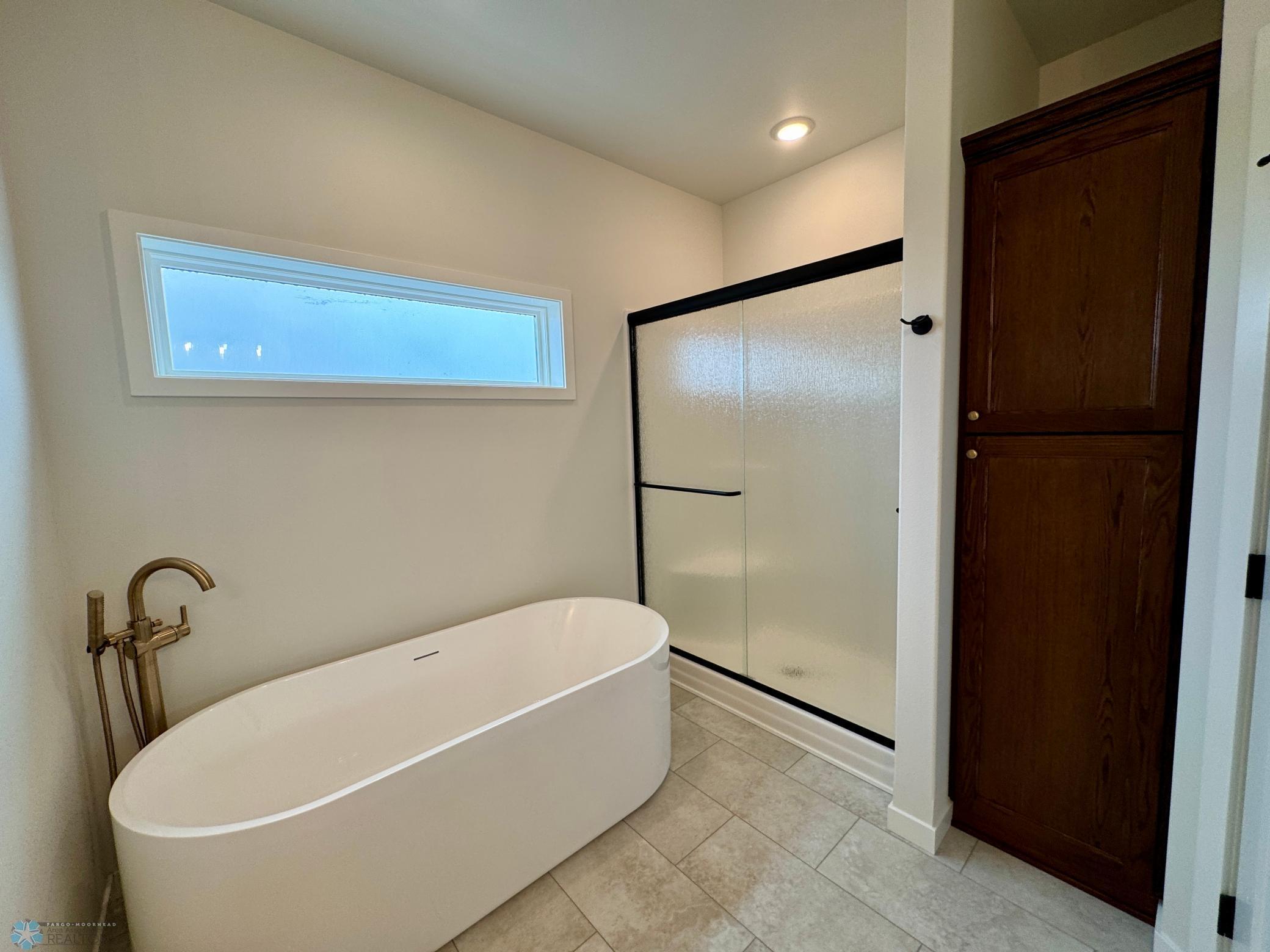 Kindred, North Dakota 58051, United States, 5 Bedrooms Bedrooms, ,3 BathroomsBathrooms,Residential,Pending,152842