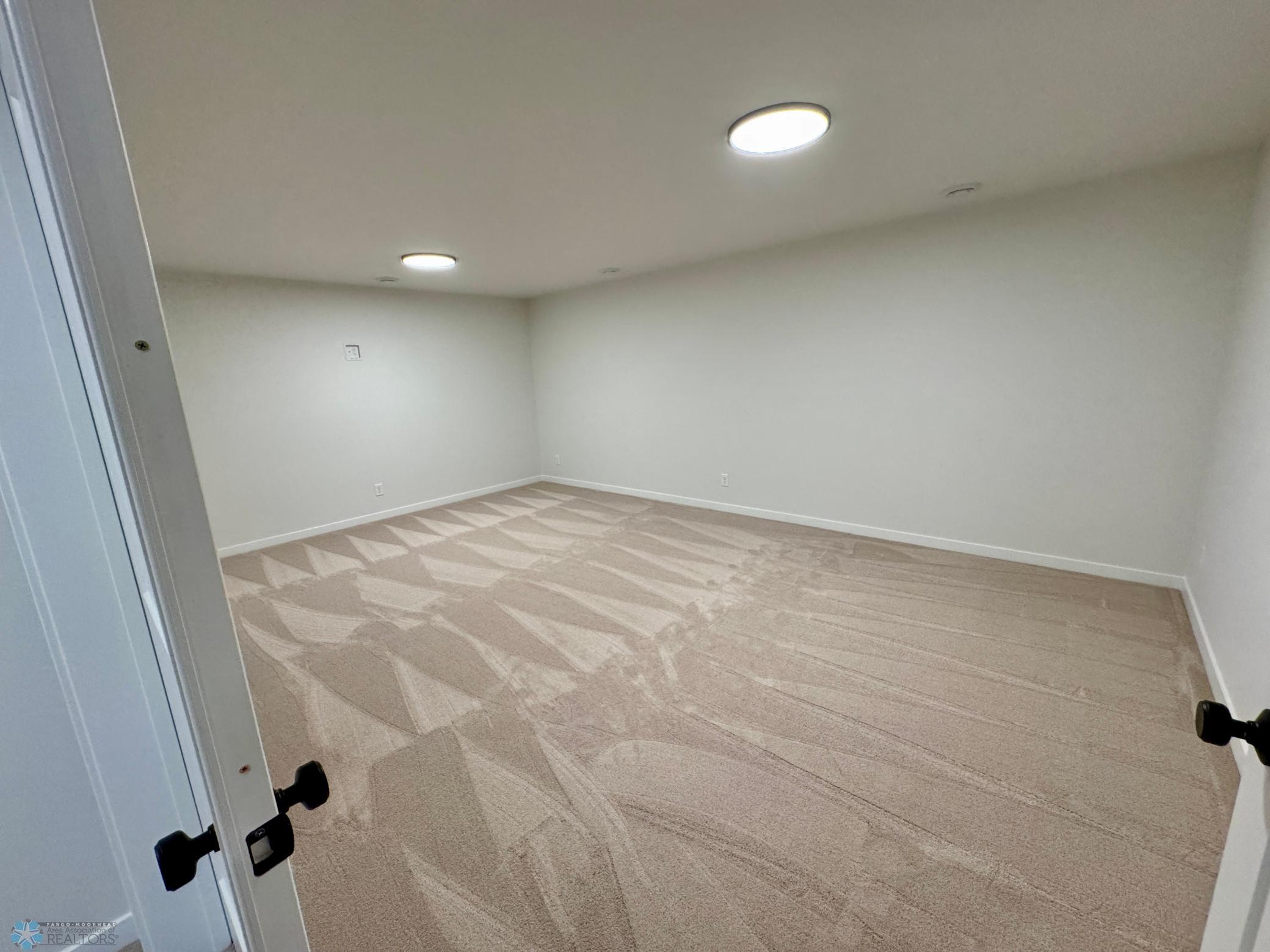 Kindred, North Dakota 58051, United States, 5 Bedrooms Bedrooms, ,3 BathroomsBathrooms,Residential,Pending,152842