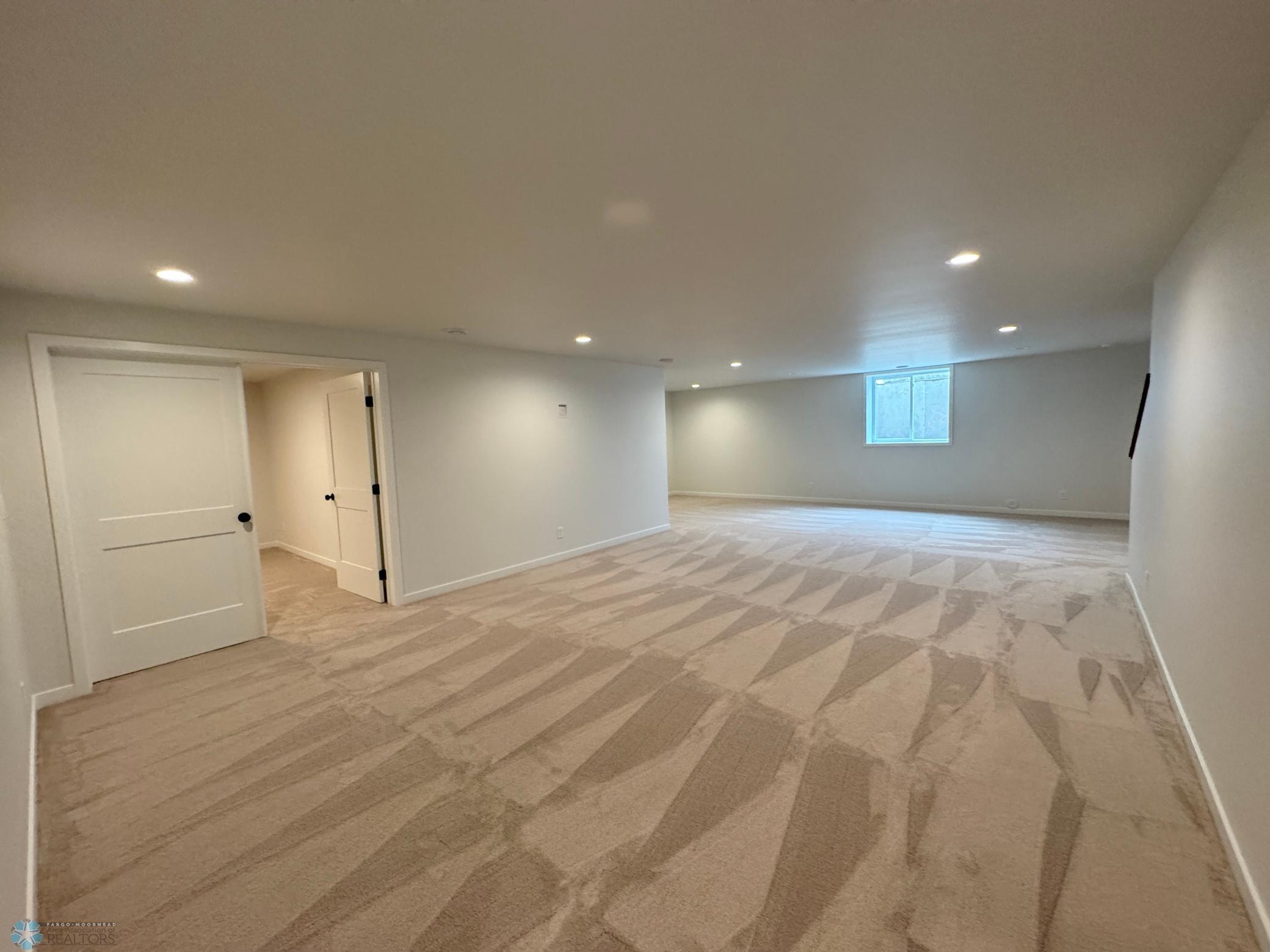 Kindred, North Dakota 58051, United States, 5 Bedrooms Bedrooms, ,3 BathroomsBathrooms,Residential,Pending,152842