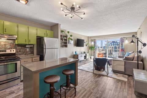 Condo For Sale - 121 Washington Avenue<br/> Minneapolis, MN 55401