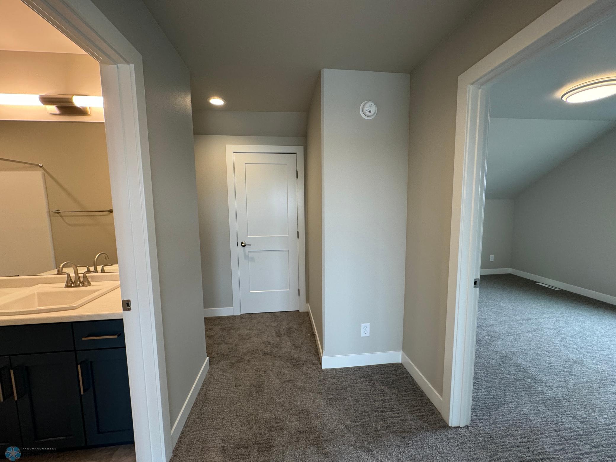 West Fargo, North Dakota 58078, United States, 3 Bedrooms Bedrooms, ,3 BathroomsBathrooms,Residential,Pending,58855