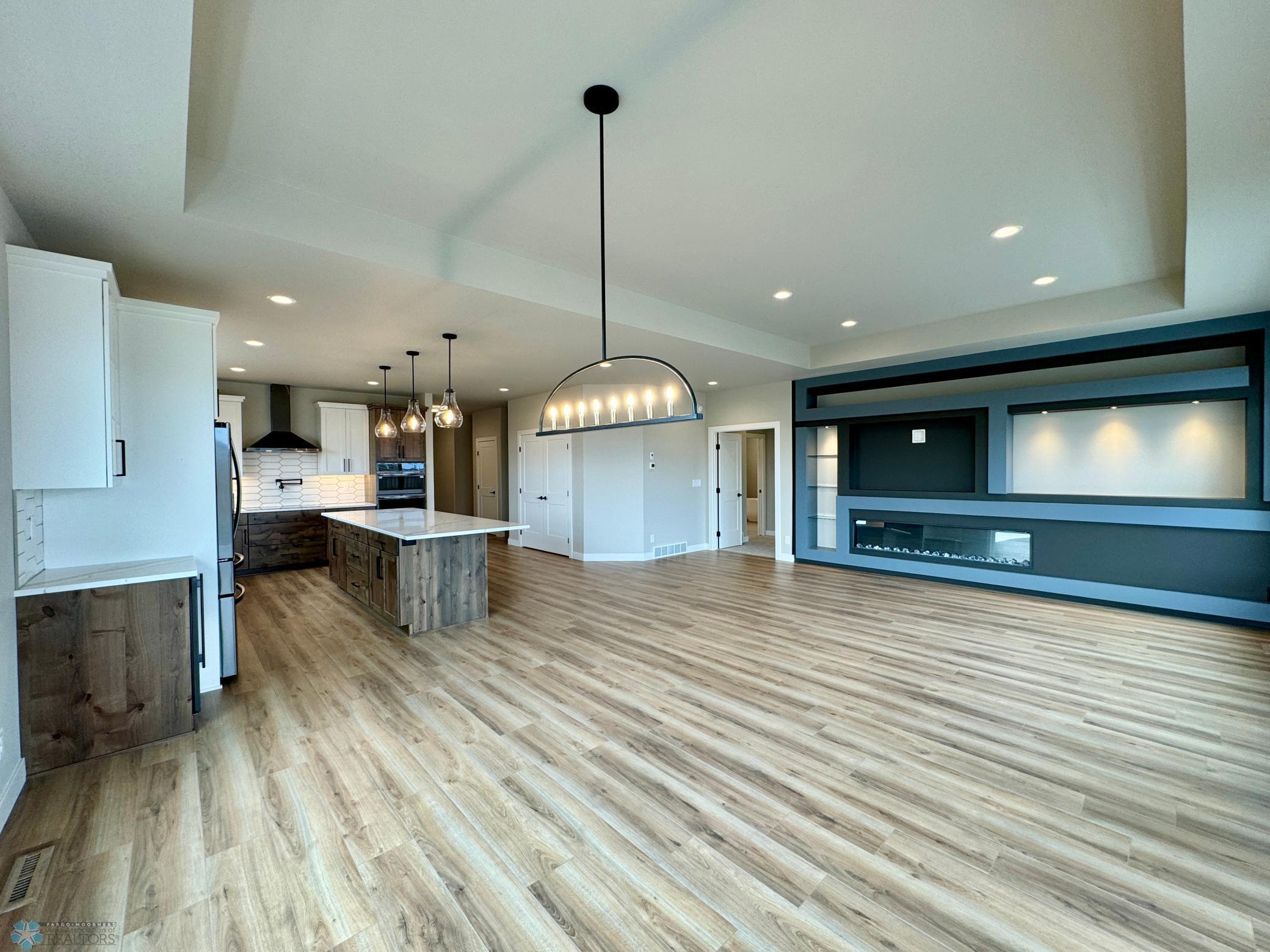 West Fargo, North Dakota 58078, United States, 3 Bedrooms Bedrooms, ,3 BathroomsBathrooms,Residential,Pending,58855