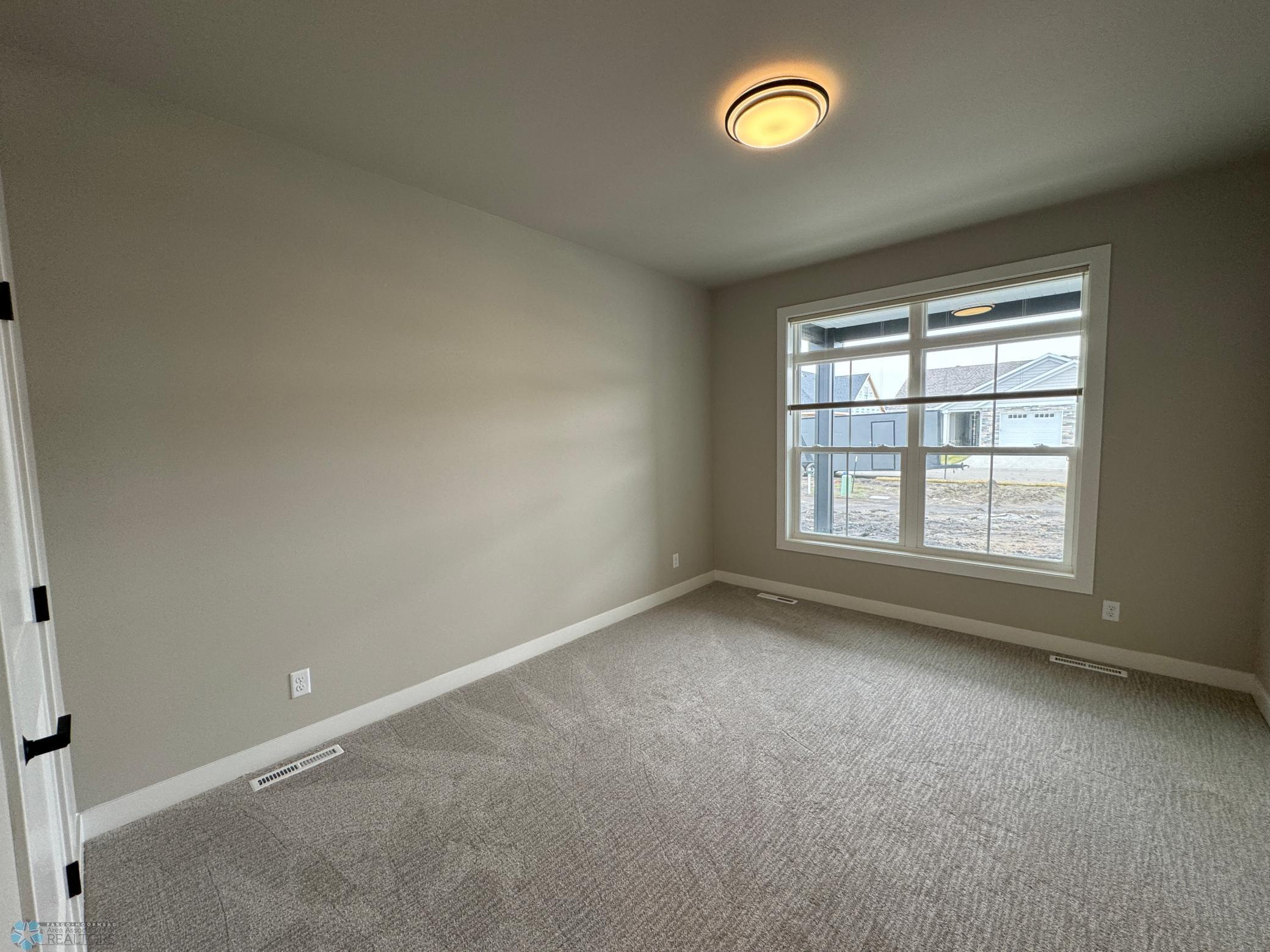 West Fargo, North Dakota 58078, United States, 3 Bedrooms Bedrooms, ,3 BathroomsBathrooms,Residential,Pending,58855