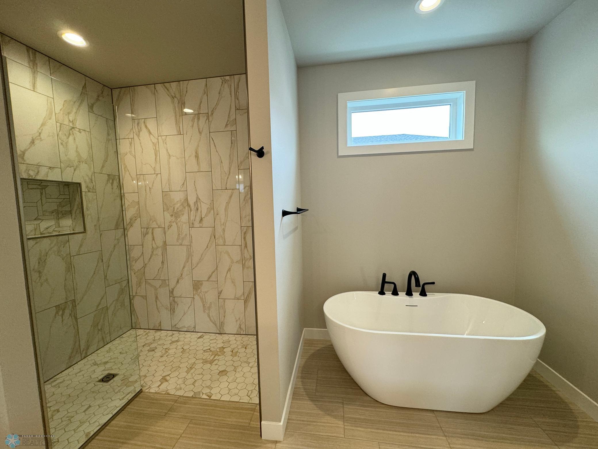 West Fargo, North Dakota 58078, United States, 3 Bedrooms Bedrooms, ,3 BathroomsBathrooms,Residential,Pending,58855