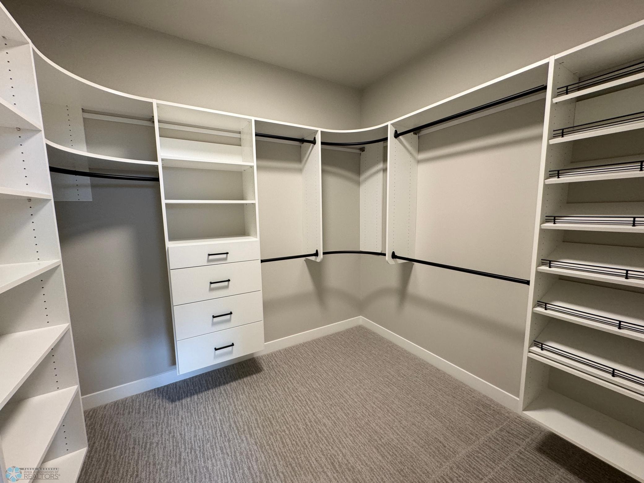 West Fargo, North Dakota 58078, United States, 3 Bedrooms Bedrooms, ,3 BathroomsBathrooms,Residential,Pending,58855