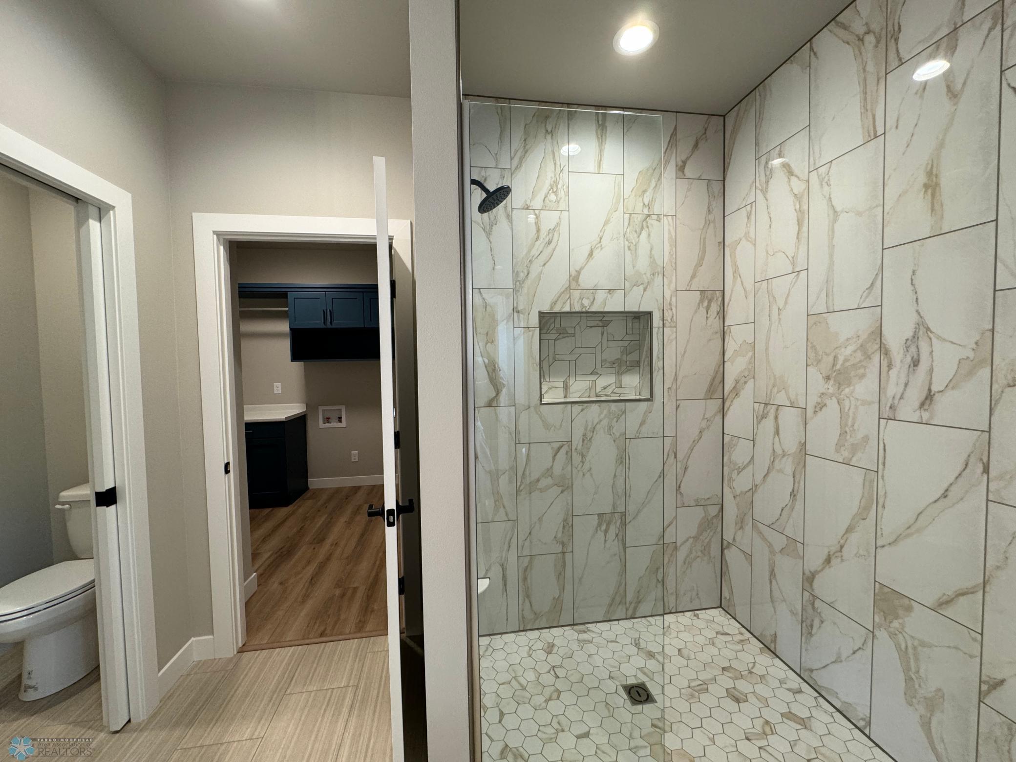 West Fargo, North Dakota 58078, United States, 3 Bedrooms Bedrooms, ,3 BathroomsBathrooms,Residential,Pending,58855