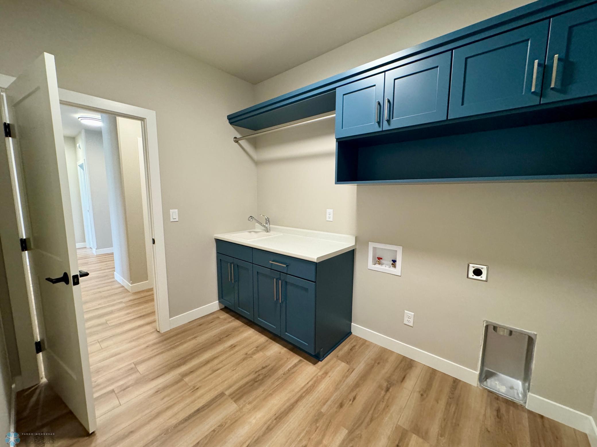 West Fargo, North Dakota 58078, United States, 3 Bedrooms Bedrooms, ,3 BathroomsBathrooms,Residential,Pending,58855