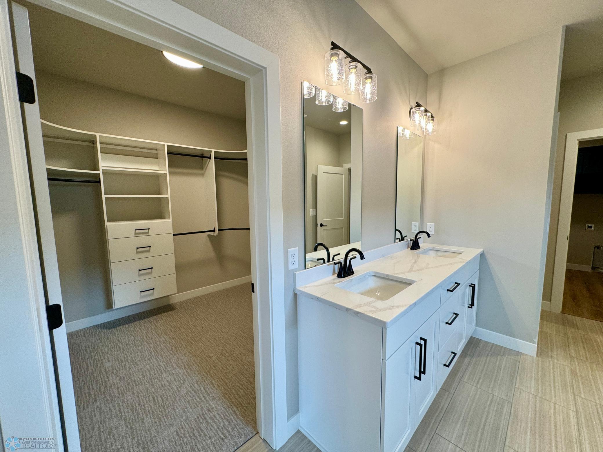 West Fargo, North Dakota 58078, United States, 3 Bedrooms Bedrooms, ,3 BathroomsBathrooms,Residential,Pending,58855