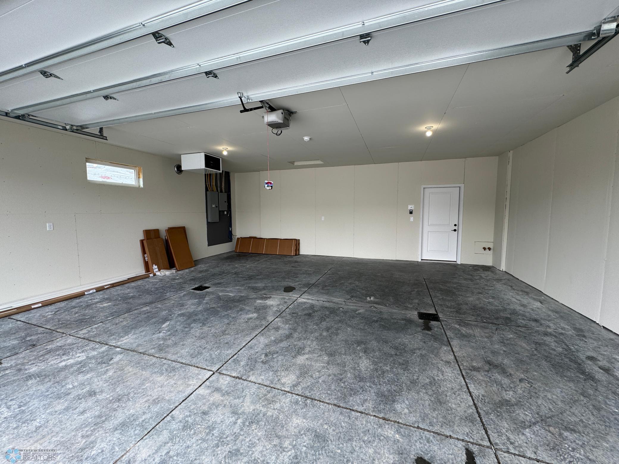 West Fargo, North Dakota 58078, United States, 3 Bedrooms Bedrooms, ,3 BathroomsBathrooms,Residential,Pending,58855