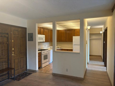 Condo For Rent - 6730 Vernon Avenue<br/> Hennepin County, Edina, MN 55436