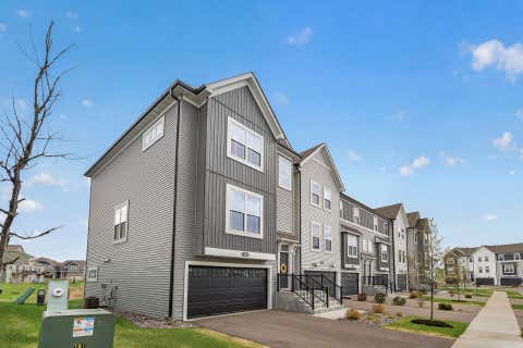 Townhouse For Sale - 13524 Territorial Circle<br/> Hennepin County, Maple Grove, MN 55369