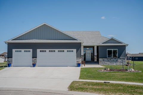 Homes For Sale - 5594 43rd Street<br/> Cass County, Fargo, ND 58104