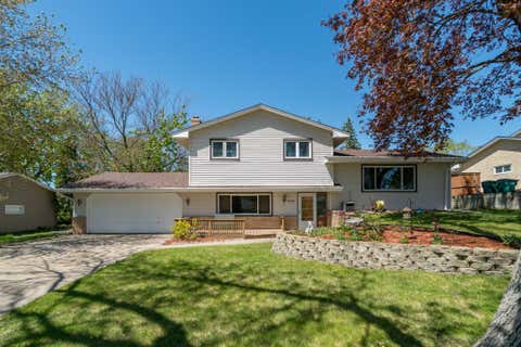 Homes For Sale - 10940 Pioneer Drive<br/> Dakota County, Burnsville, MN 55337