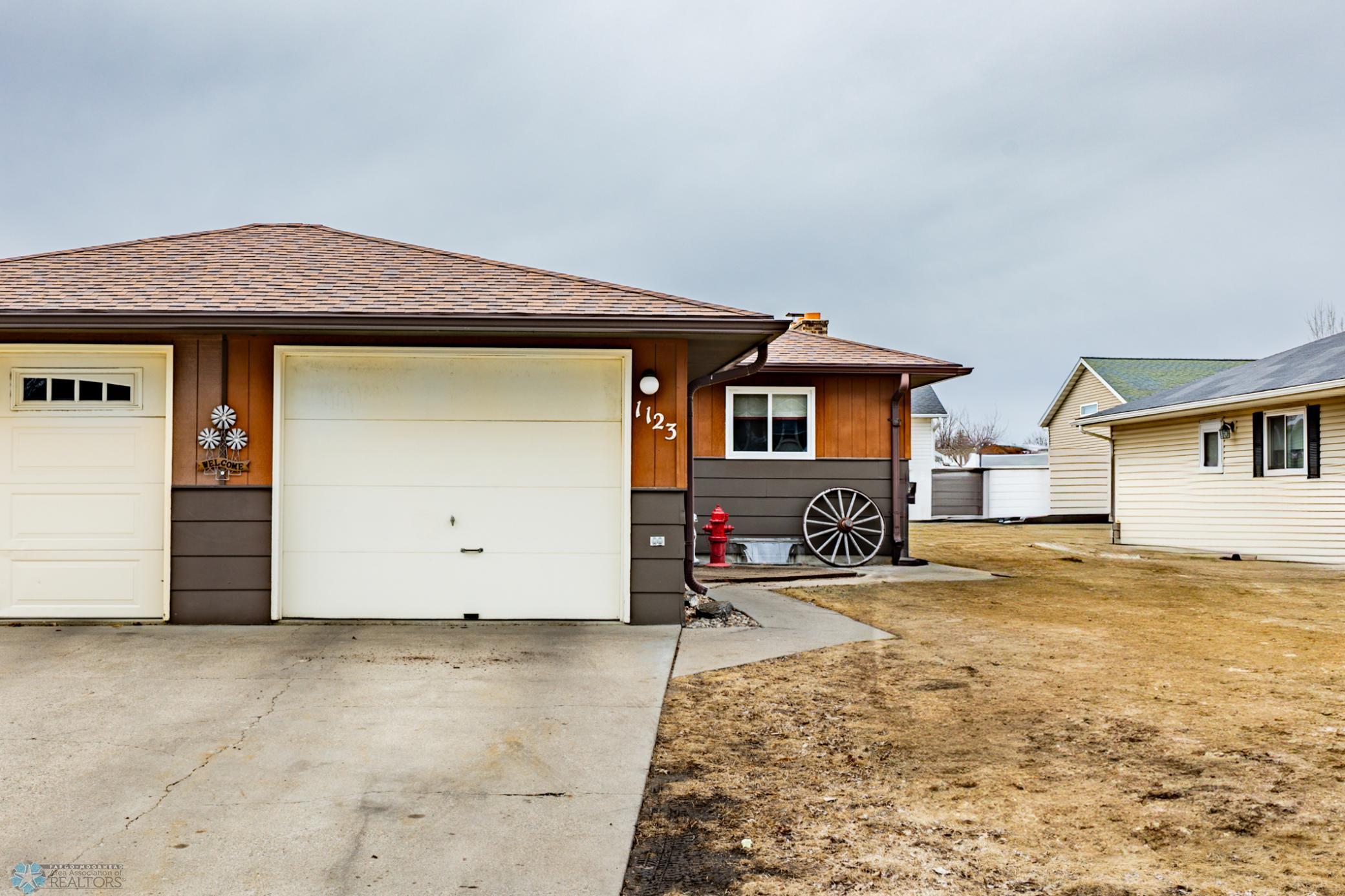 1123 19th Street, Moorhead, Minnesota image 2