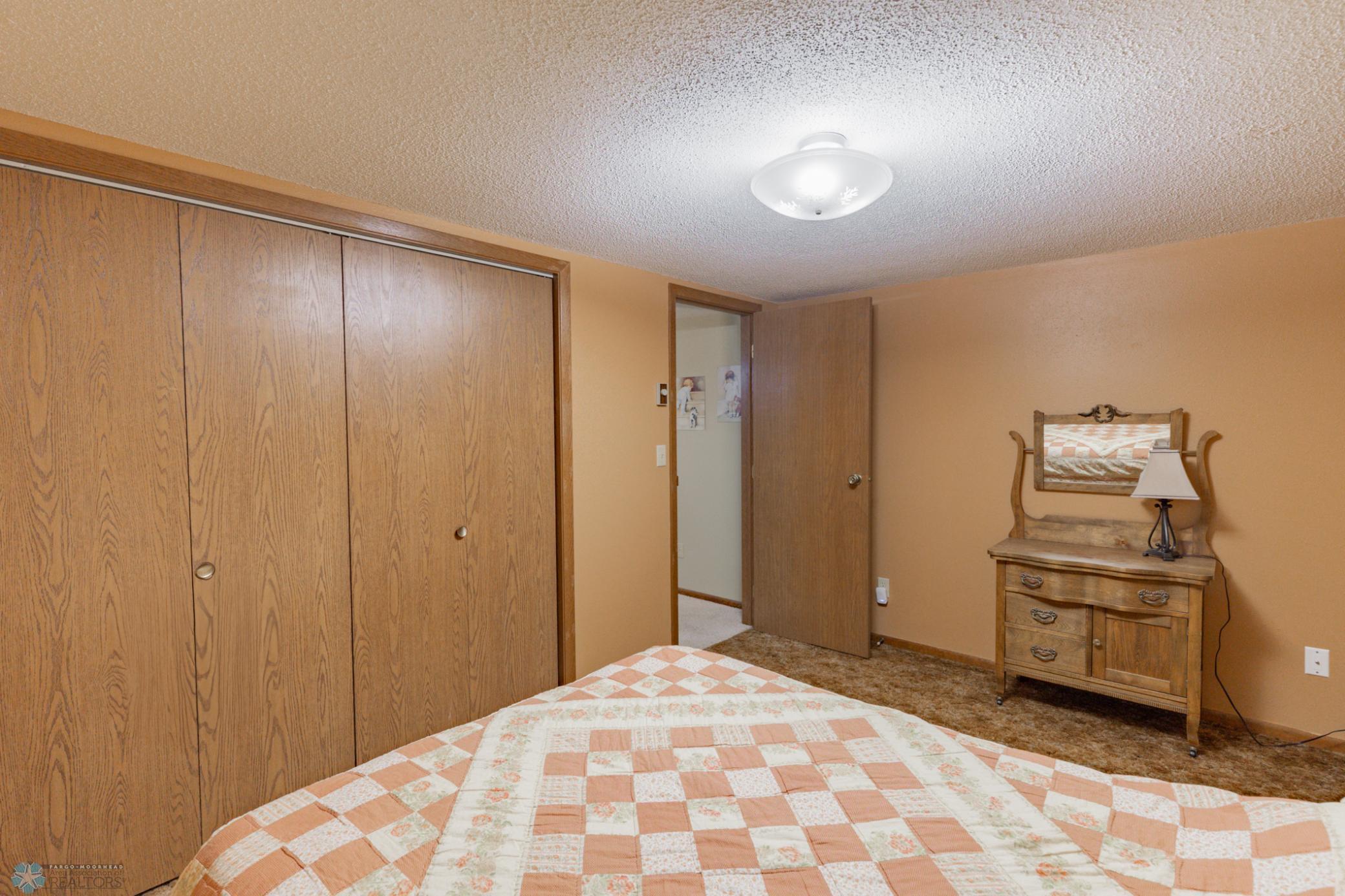 1123 19th Street, Moorhead, Minnesota image 38