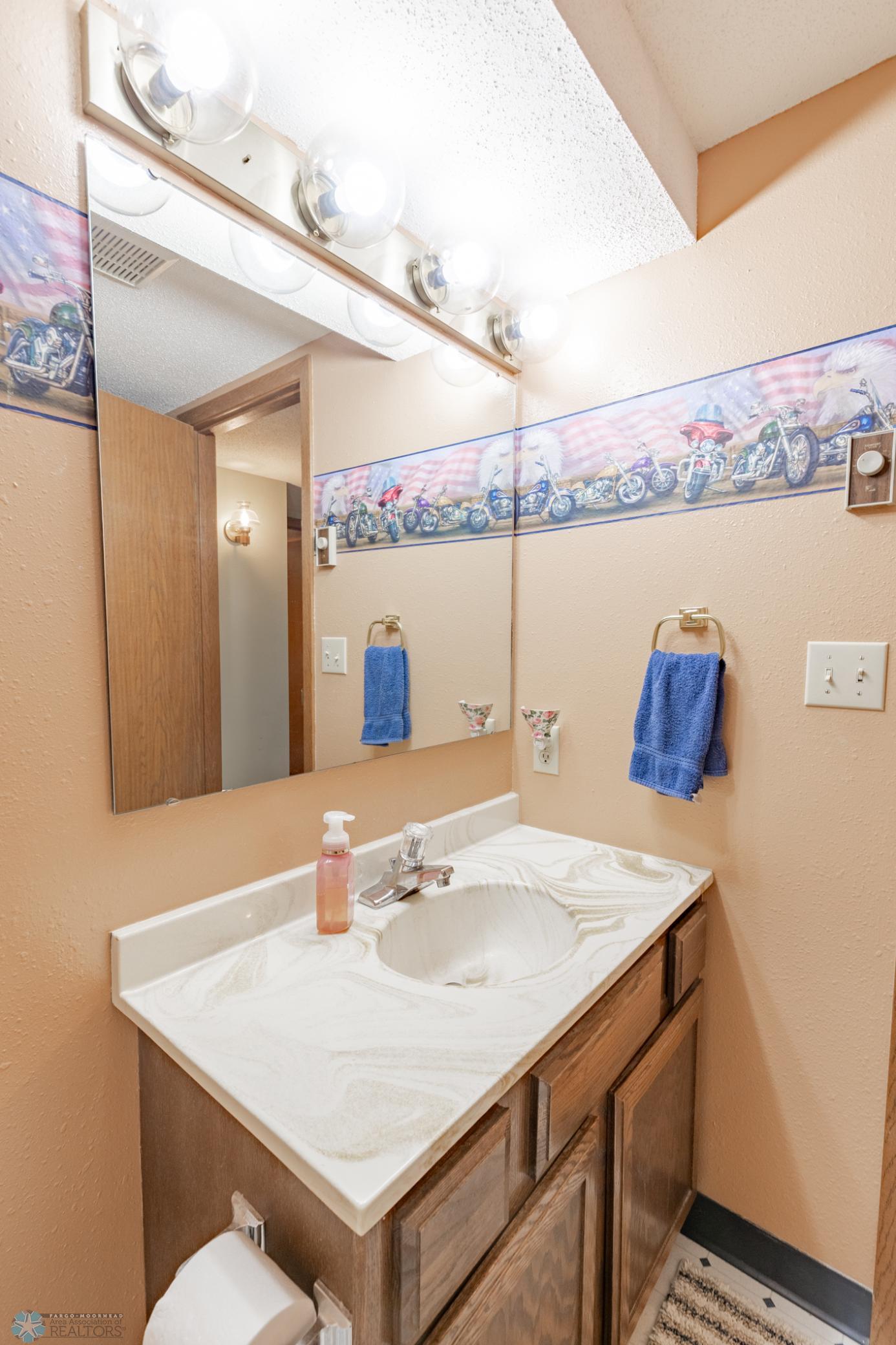 1123 19th Street, Moorhead, Minnesota image 40
