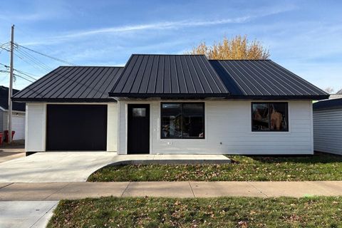 Homes For Sale - 355 Laird Street<br/> Winona County, Winona, MN 55987