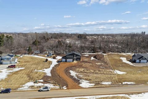 Homes For Sale - 739 Magoo Road<br/> Hudson, WI 54016