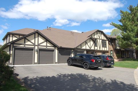 Condo For Sale - 5201 Balmoral Lane<br/> Minneapolis, MN 55437