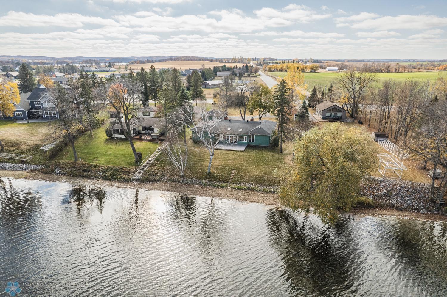 604 S Shore Drive, Detroit Lakes, Minnesota image 3