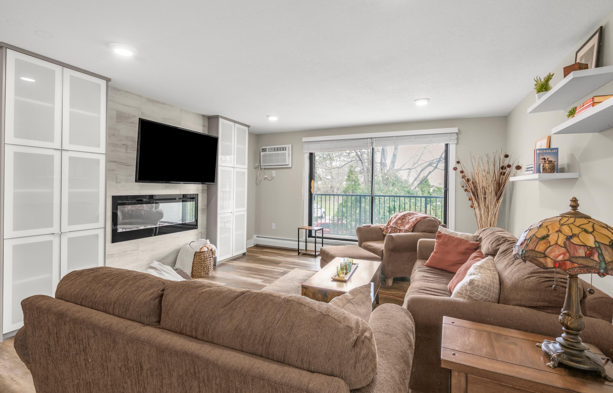 10401 Cedar Lake Road #319, Minnetonka, Minnesota image 2