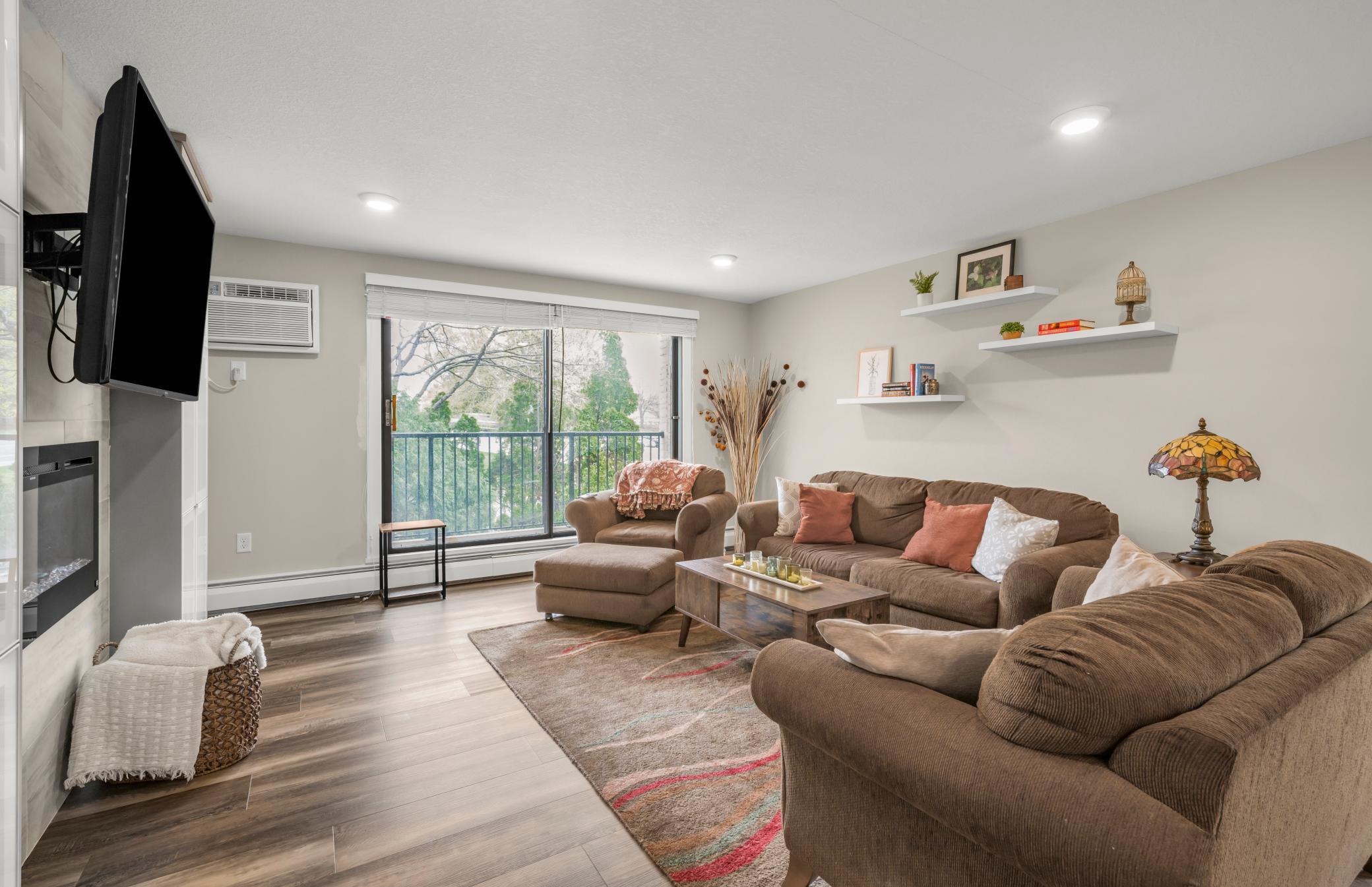 10401 Cedar Lake Road #319, Minnetonka, Minnesota image 4