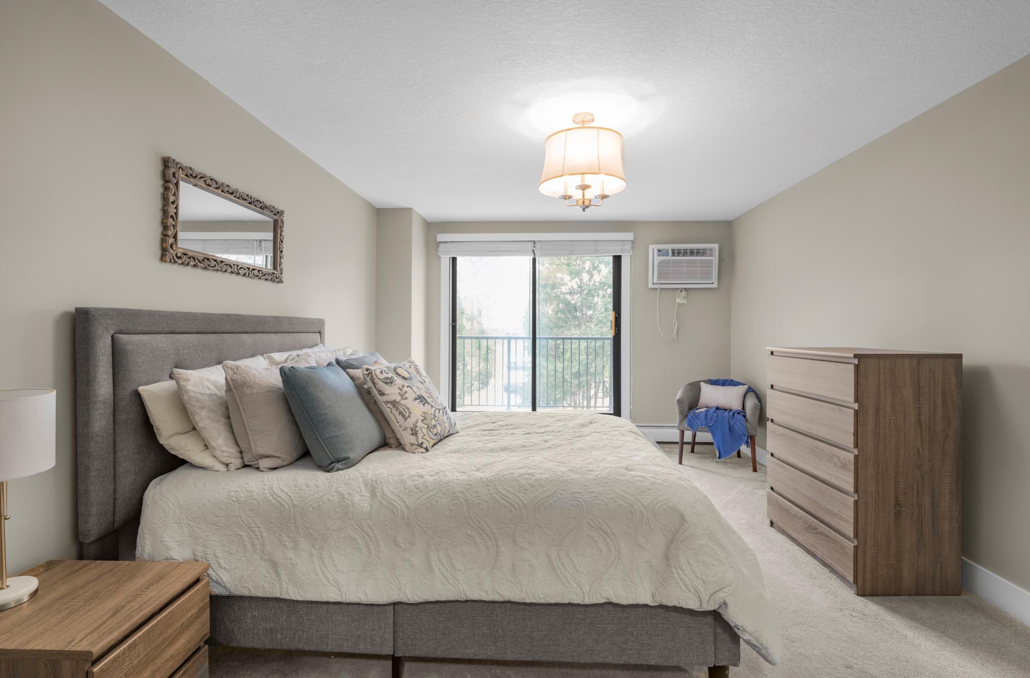 10401 Cedar Lake Road #319, Minnetonka, Minnesota image 11