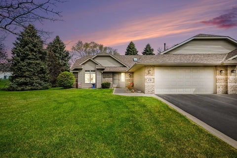 Townhouse For Sale - 3720 Ladyslipper Lane<br/> Minneapolis, MN 55443