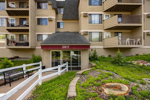 Condo For Sale - 3917 Heritage Hills Drive<br/> Minneapolis, MN 55437