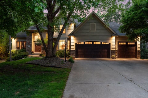 Homes For Sale - 9001 Springwood Drive<br/> Washington County, Woodbury, MN 55125
