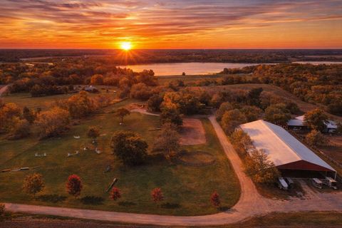 Homes For Sale - 3035 Lake Sarah Road<br/> Maple Plain, MN 55359