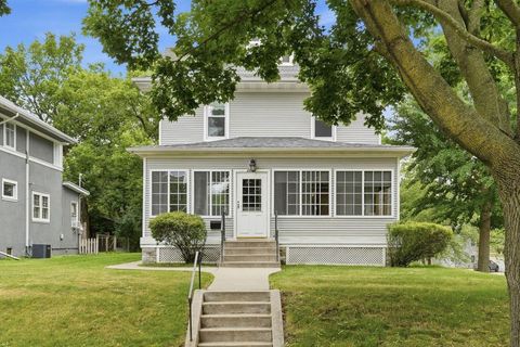 Homes For Sale - 2016 Laurel Avenue<br/> Saint Paul, MN 55104