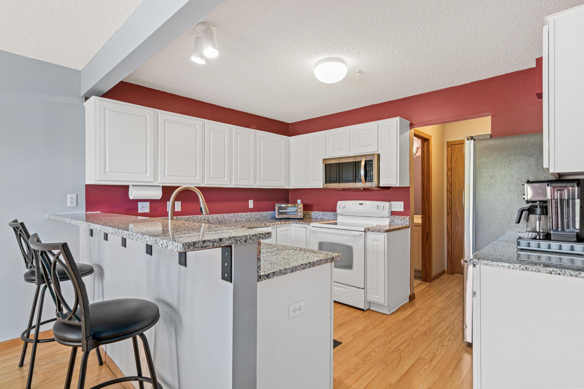 6841 Benton Circle, Inver Grove Heights, Minnesota image 12