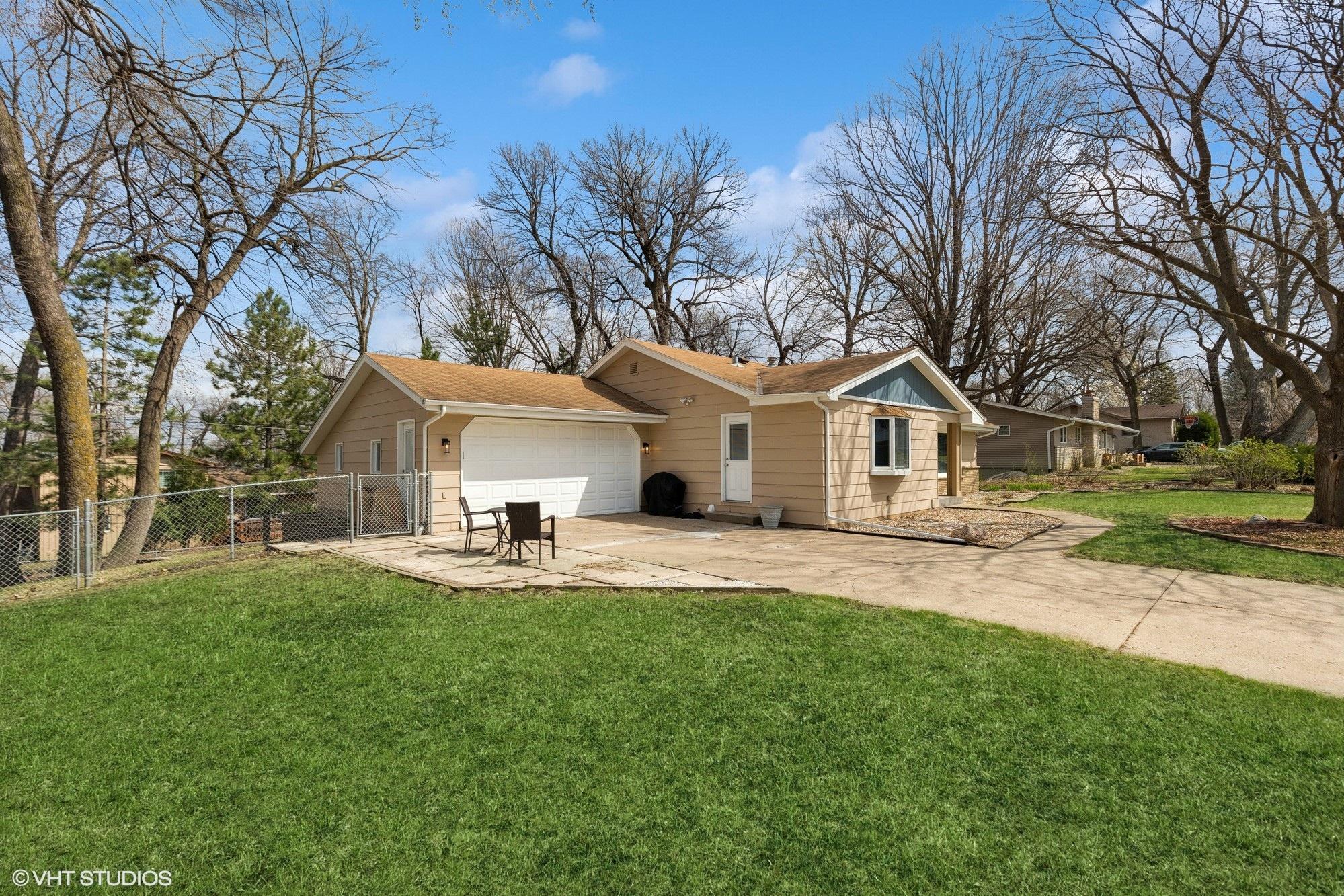 3208 Highland Drive, Burnsville, Minnesota image 2