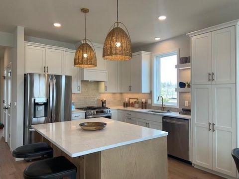 Homes For Sale - 11653 202nd Street<br/> Dakota County, Lakeville, MN 55044