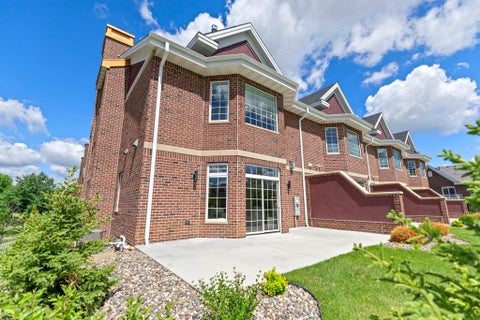 Townhouse For Sale - 10814 Falling Water Lane<br/> Saint Paul, MN 55129