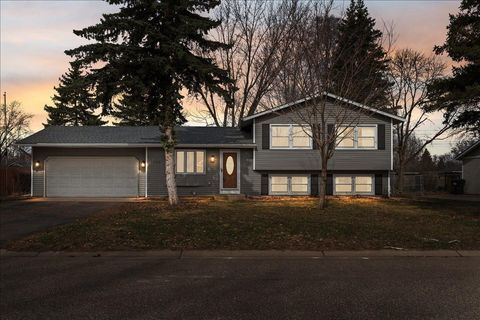 Homes For Sale - 16263 Fishing Way<br/> Dakota County, Rosemount, MN 55068