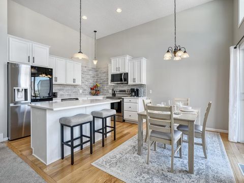 Townhouse For Sale - 9731 Saint Andrews Drive<br/> Elko New Market, MN 55020