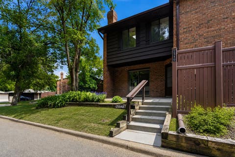 Townhouse For Sale - 2540 Alabama Avenue<br/> Minneapolis, MN 55416