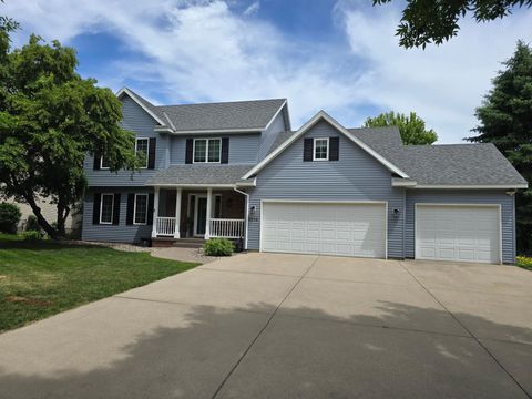 Homes For Sale - 2614 16th Avenue<br/> Saint Cloud, MN 56304