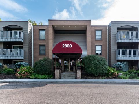 Condo For Sale - 2800 Hamline Avenue<br/> Roseville, MN 55113