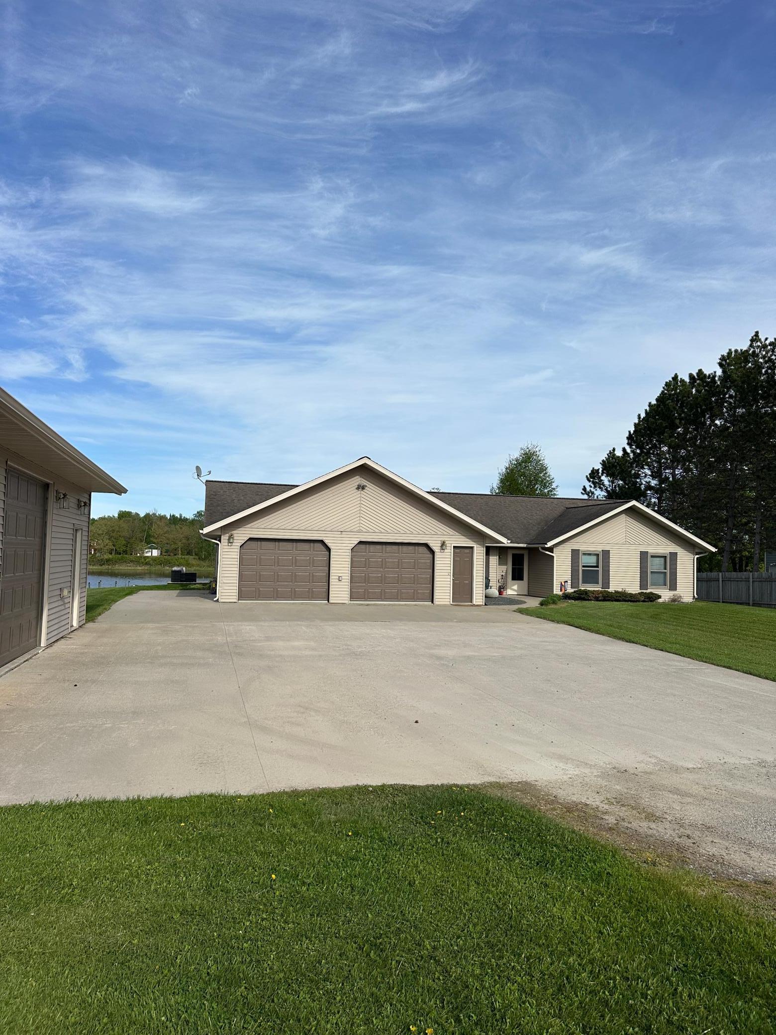 976 Winter Drive, Baudette, Minnesota image 2